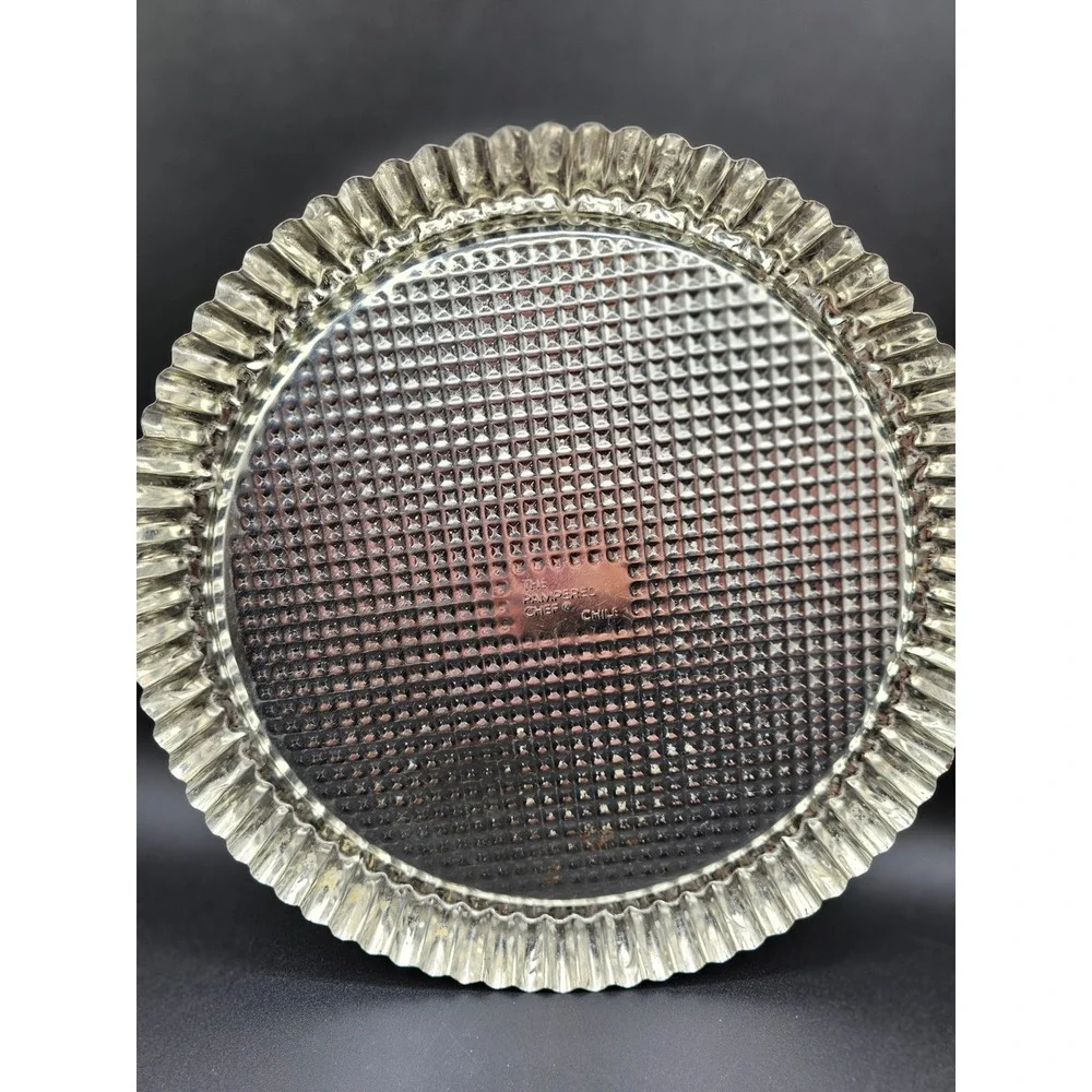 The Pampered Chef Round Fluted Tart Pan Textured Bottom Silver Tone 9.5 Inch